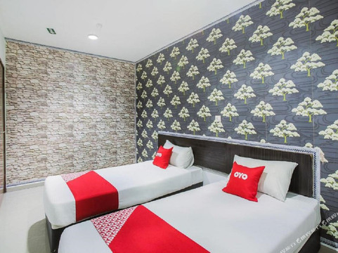 Jenjarom酒店住宿-科朗伊兹酒店