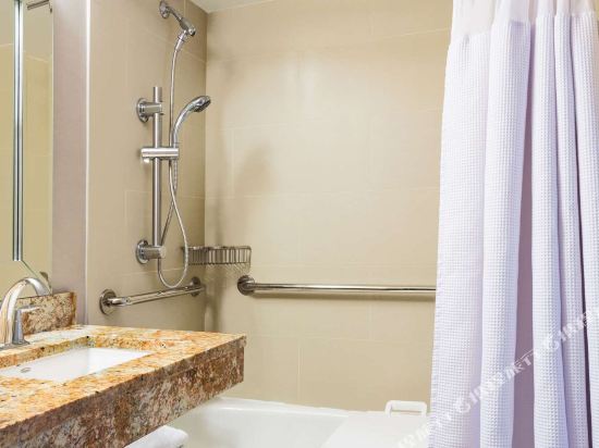 Sonesta Miami Airport Room Type - King Room - Poolside