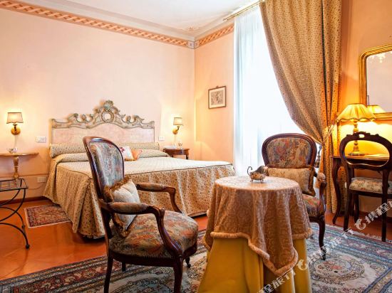 Hotel Villa Marsili Room Type - Deluxe King Room with Whirlpool Hotel Villa Marsili Room Type - Deluxe King Room with Whirlpool