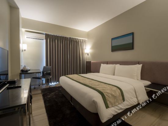 Sequoia Hotel Manila Bay Room Type - Deluxe King Room