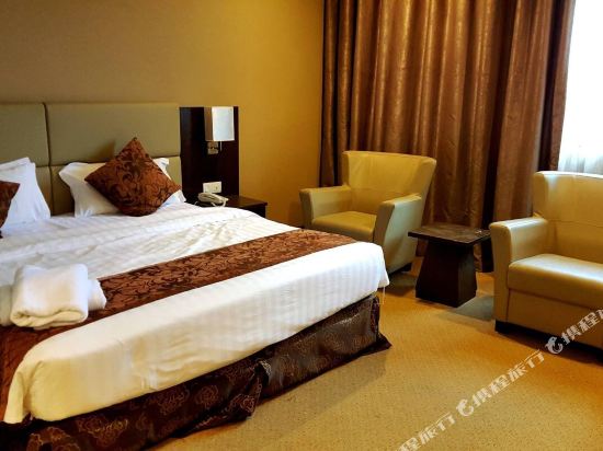 Lintas View Hotel Room Type - JUNIOR SUITE, KING BED