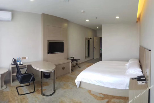 如家派柏·云酒店(赤峰林西饶州大街县医院店)