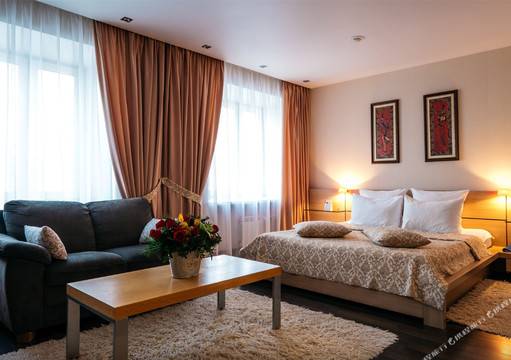 Grand Avenue by USTA Hotels