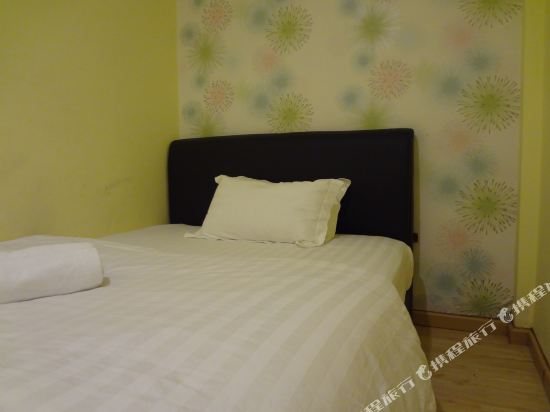 Comma Hotel
