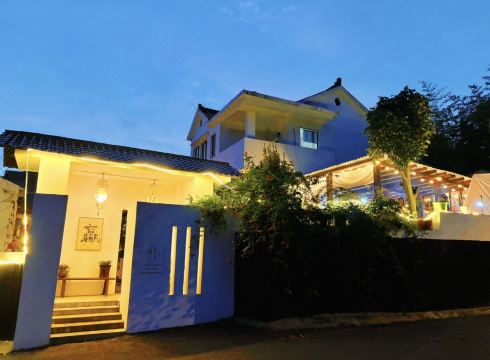 Liulian 8 She Hostel