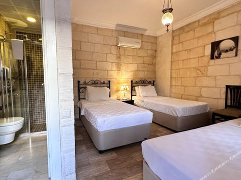 马丁奥斯曼里科纳吉饭店