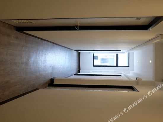 Sleep With Me Bangkok - BTS Phra Khanong Room Type - Double Room with Shared Bathroom