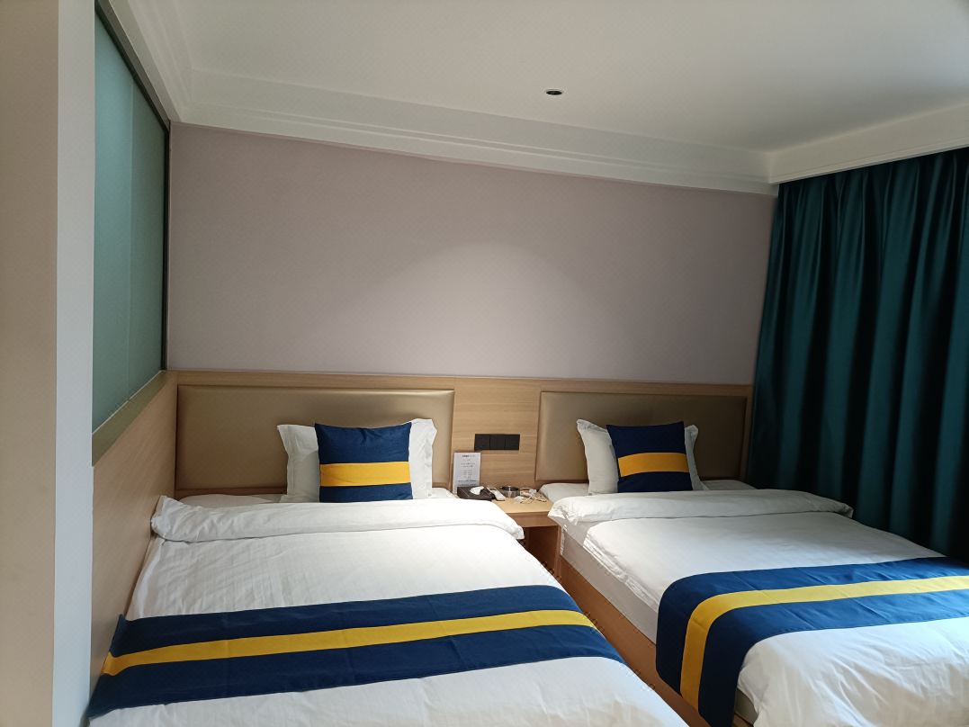Yunrui Hotel
