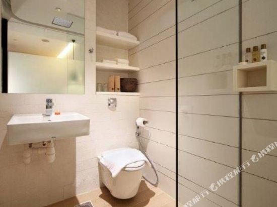 Hotel Clover 769 North Bridge Road Room Type - Deluxe Twin Room
