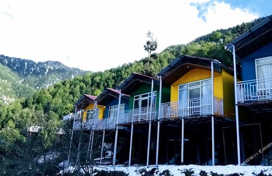 Dhar Kalan酒店住宿-Nazaara Nature Retreat, Dalhousie