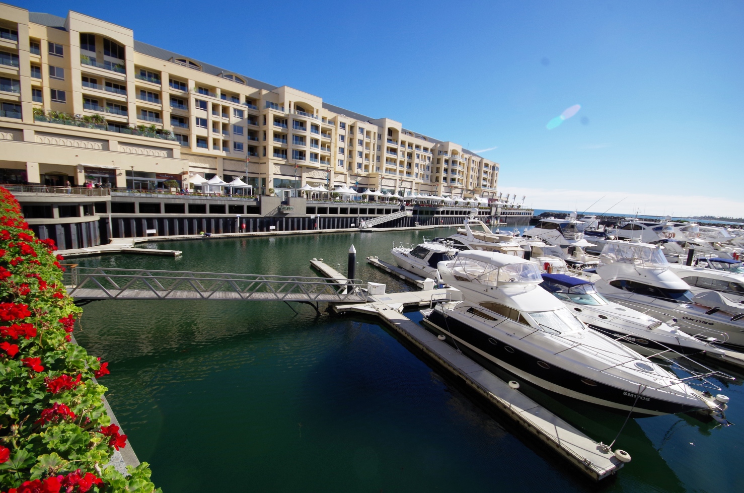 恩塞纳达汽车套房旅馆-官方