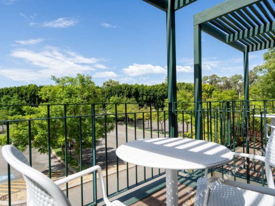 Joondalup Resort Room Type - Garden View King Room 