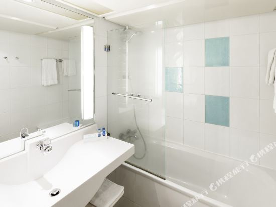 Novotel Paris Centre Tour Eiffel Room Type - Classic Twin Room