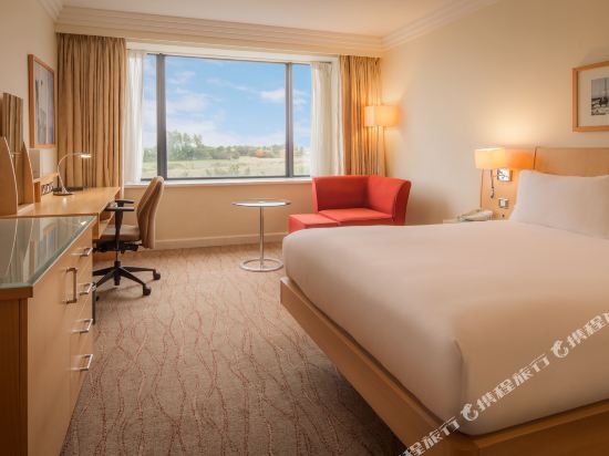 Hilton Dublin Airport Room Type - Deluxe Double Room