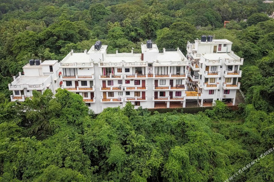 Agarvado酒店住宿-Humming Wood