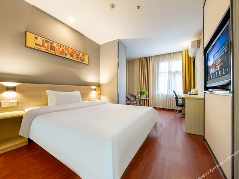 七色假日酒店（西安长安航天城地铁站店）主图