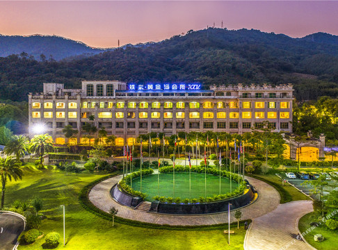 铁泉·黄金汤原生态旅游度假区主图