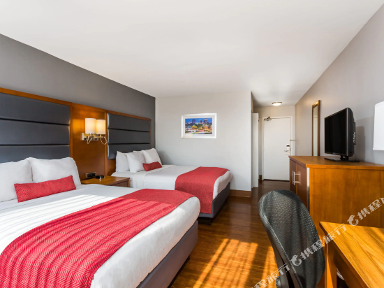 Wyndham Garden Greensboro Room Type - Queen Room with Two Queen Beds