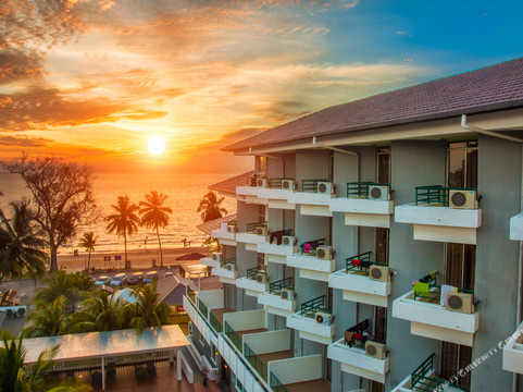 Akar Beach Resort主图