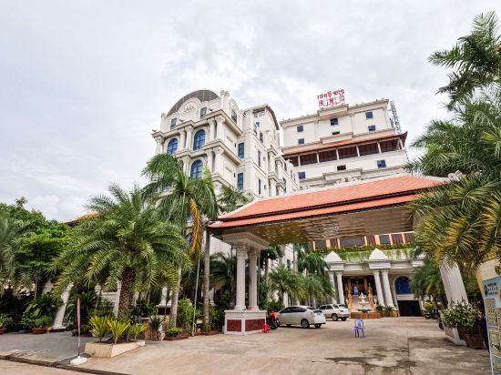 Lucky International Hotel