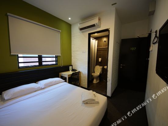 Tulip Hotel Room Type - Queen Room
