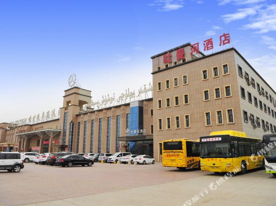 喀什吐曼河酒店