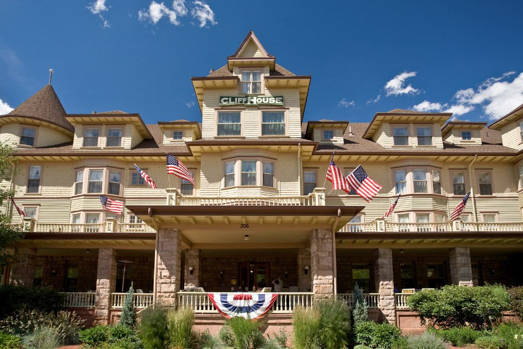 Cliff House at Pikes Peak