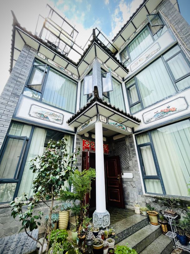 exude good luck residence