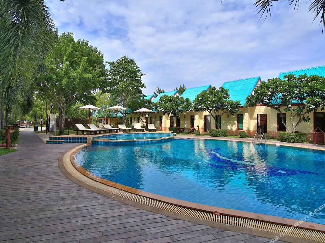 三百岭酒店住宿-碧滩度假酒店