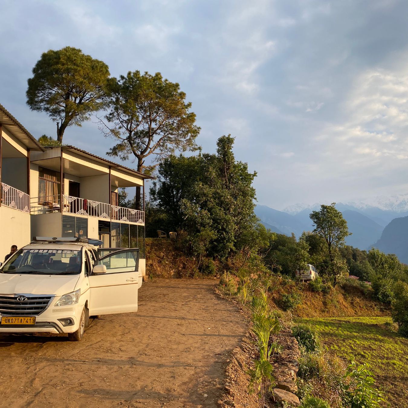 The Hills Inn-官方