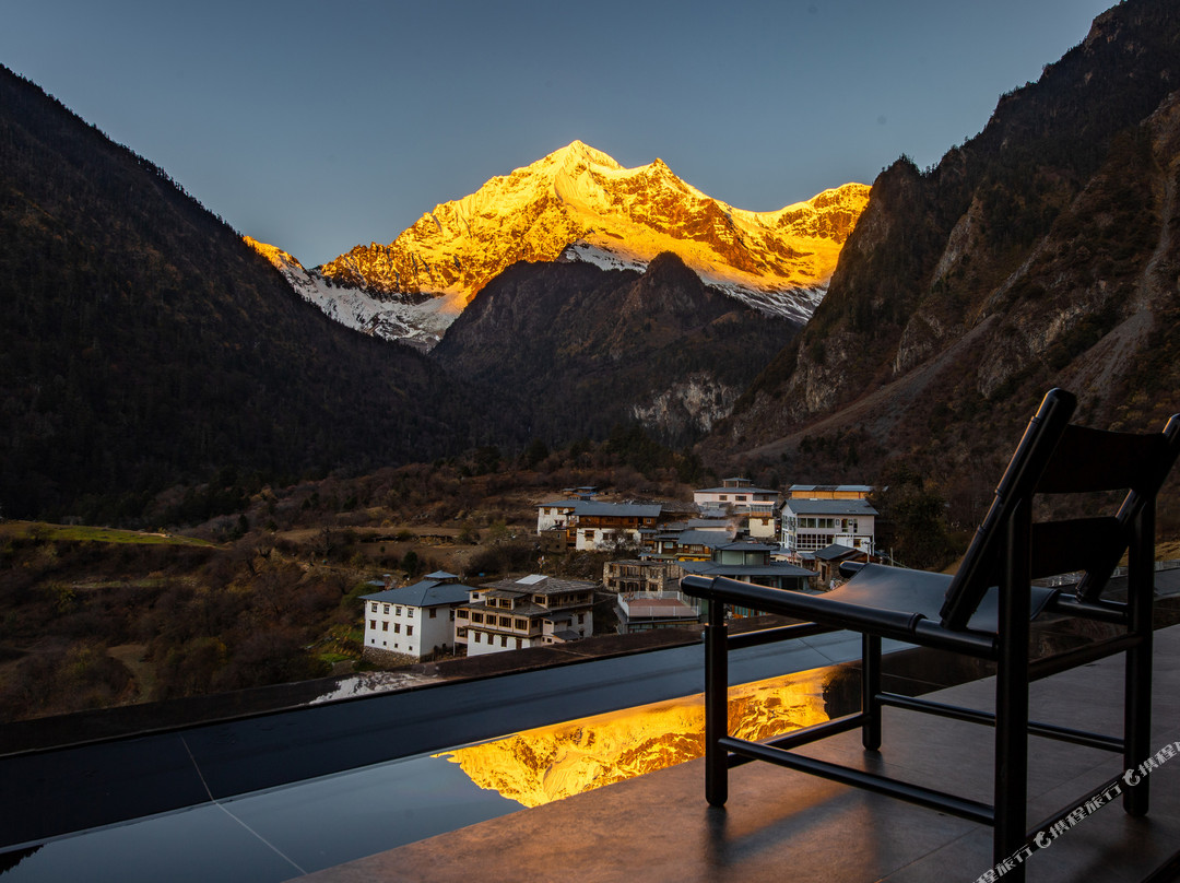 悠乐YOLO雪山观景民宿