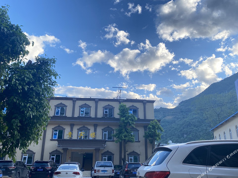 怒江云朵大酒店（青山公园店）