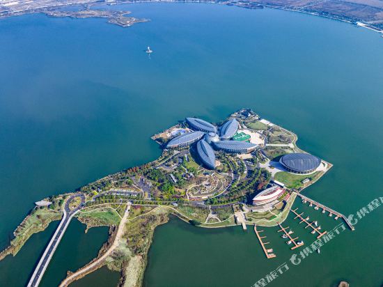 上海滴水湖皇冠假日酒店