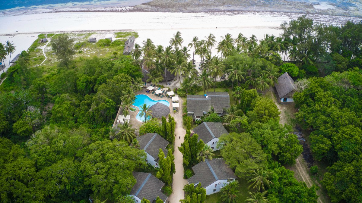 Pinewood Beach Resort & Spa-官方