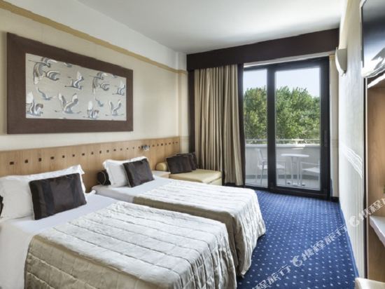 Hotel Sporting Room Type - Superior Triple Room with Sea View Hotel Sporting Room Type - Superior Triple Room with Sea View