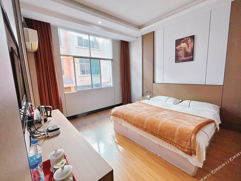 麻栗坡博丰快捷酒店