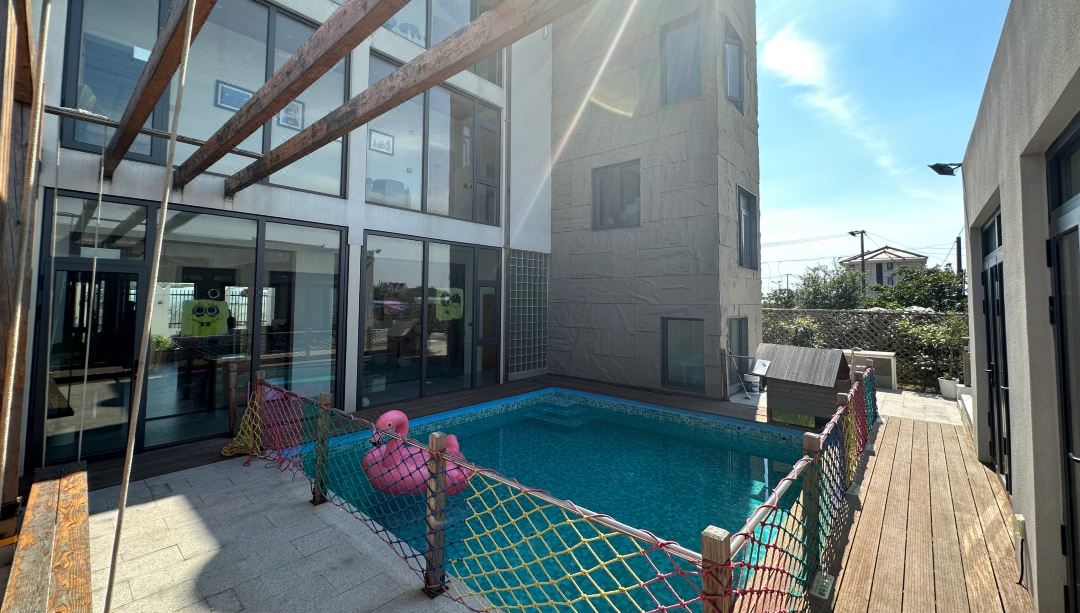 Leishu · Swimming Pool Vacation Lounge Homestay