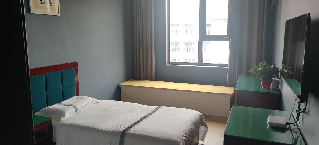 Local Products Hotel
