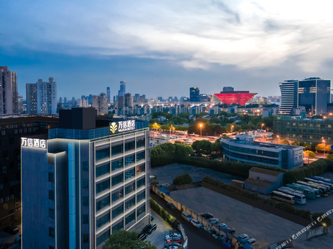 万信酒店(上海世博园高科西路地铁站店)主图