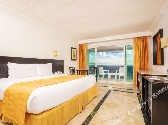Krystal Cancun Room Type - Deluxe King Room