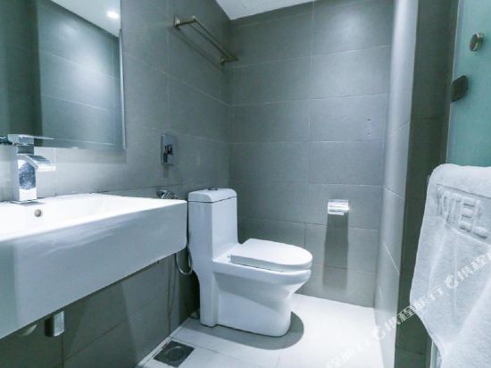 Hotel 99 - Kepong Room Type - Standard Queen Room No Window