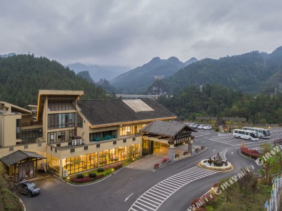 绥阳十二背后清溪峡山庄