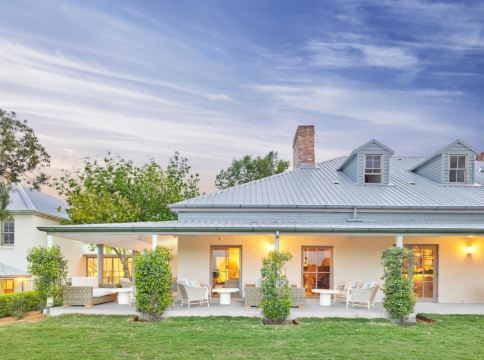 斯派瑟斯旅馆-官方