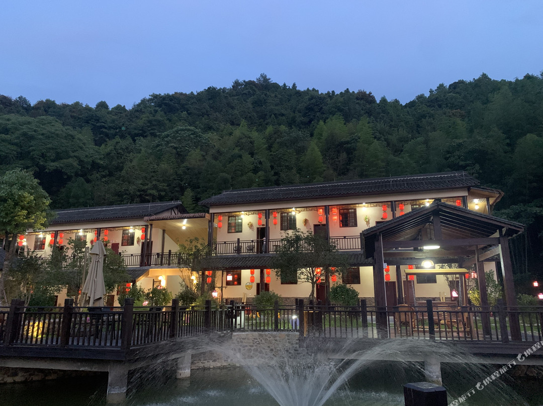 客且留下莲心驿