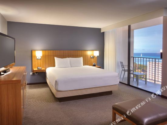 Hyatt Place Waikiki Beach Room Type - Specialty King Room with Sofa Bed and Ocean View Hyatt Place Waikiki Beach Room Type - Specialty King Room with Sofa Bed and Ocean View