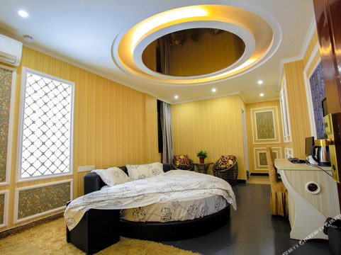 罗马假日宾馆(芜湖四季花城店)