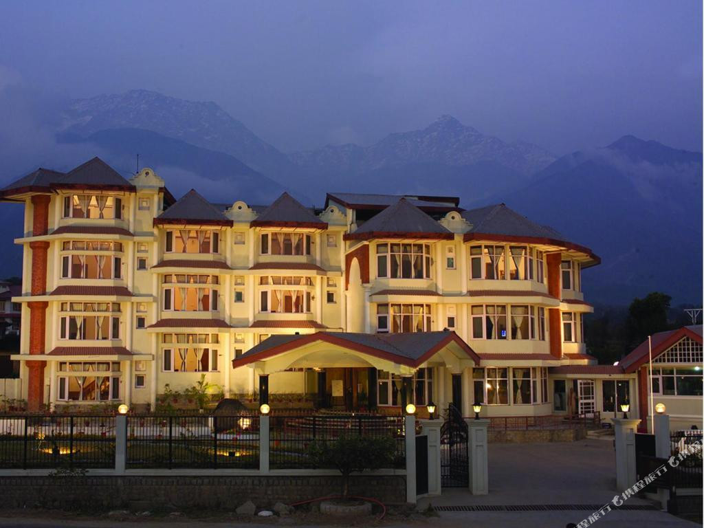 马欣德拉俱乐部 (达兰萨拉)