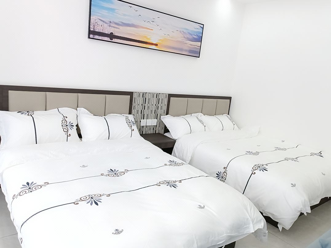 Fuxian Lake Guiji Xian Homestay