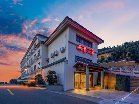 普陀山南普山庄主图