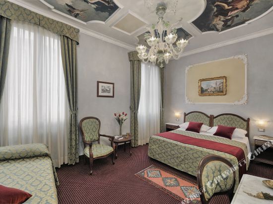 Hotel Pausania Room Type - Triple Room Hotel Pausania Room Type - Triple Room